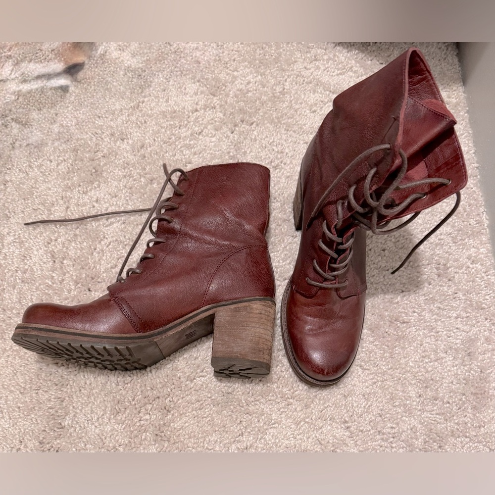 Frye Lace Up Karen Combat Boots - Picture 4 of 10